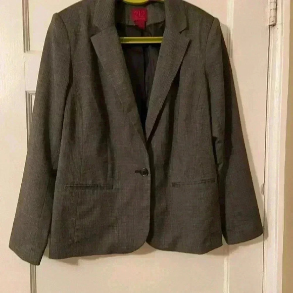 212 Collection Blazer gray and black size large. - Picture 3 of 6